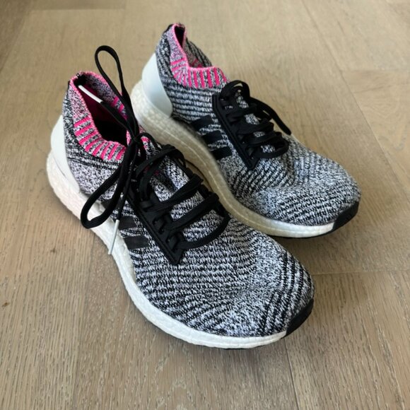 Adidas ultra boost uncaged breast cancer awareness 8.5 - Picture 1 of 5